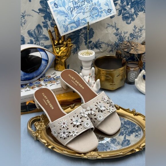 🆕 KURT GEIGER LONDON 🧿 NWOB Flower Power Low Sandal, Bone - Sz 40 US 9 - Picture 2 of 16